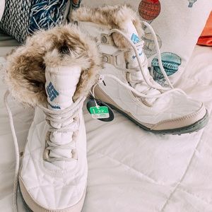 NWT White Columbia Winter boots!